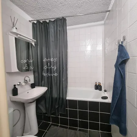 Apartment Spacious 3 Bedroom Apartment, Close To Metro Station Sofia