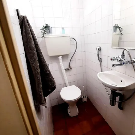 Spacious 3 Bedroom Apartment, Close To Metro Station Appartamento Sofia