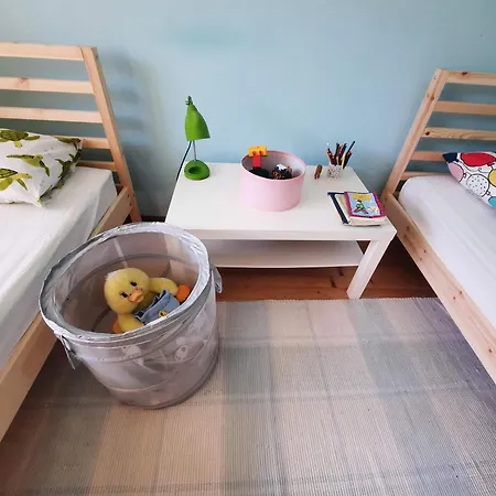 Spacious 3 Bedroom Apartment, Close To Metro Station Apartman Szófia